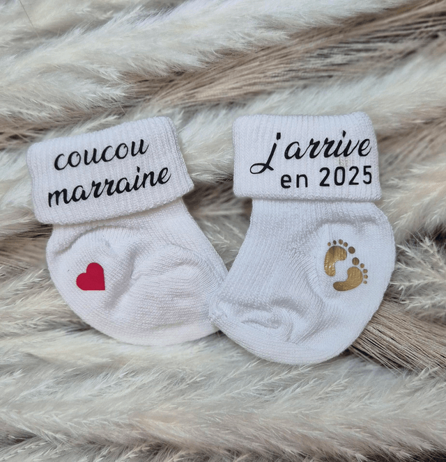 Chaussettes d'annonce de grossesse pour bébé  thème j'arrive en 2026
